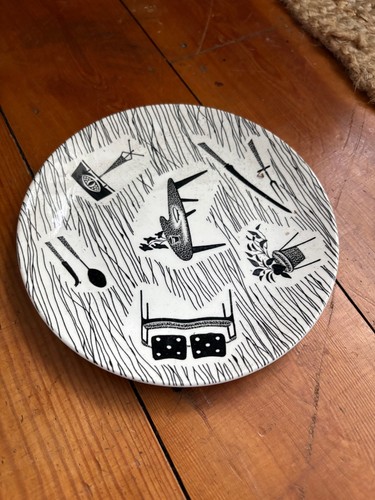 Vintage homemaker side - side, plate